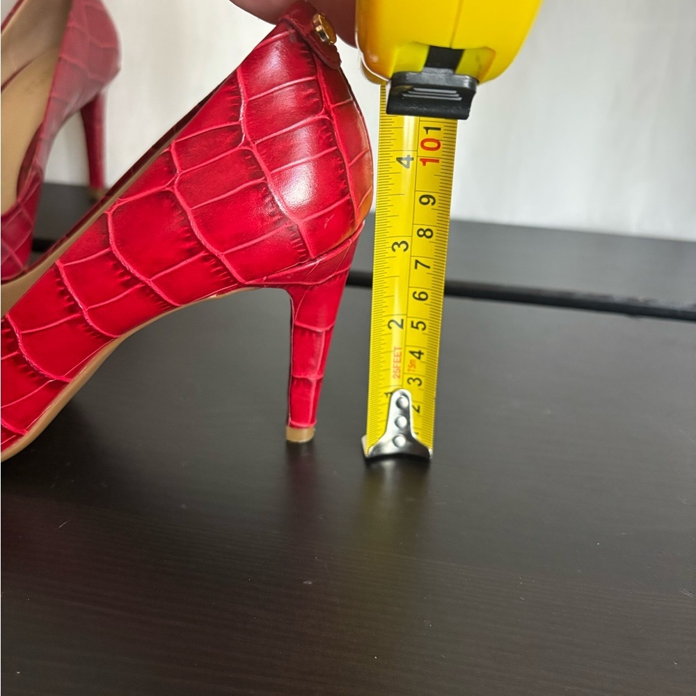 Michael Kors Red Croc‑Embossed Pointed Toe Heels | 7M - Picture 10 of 11